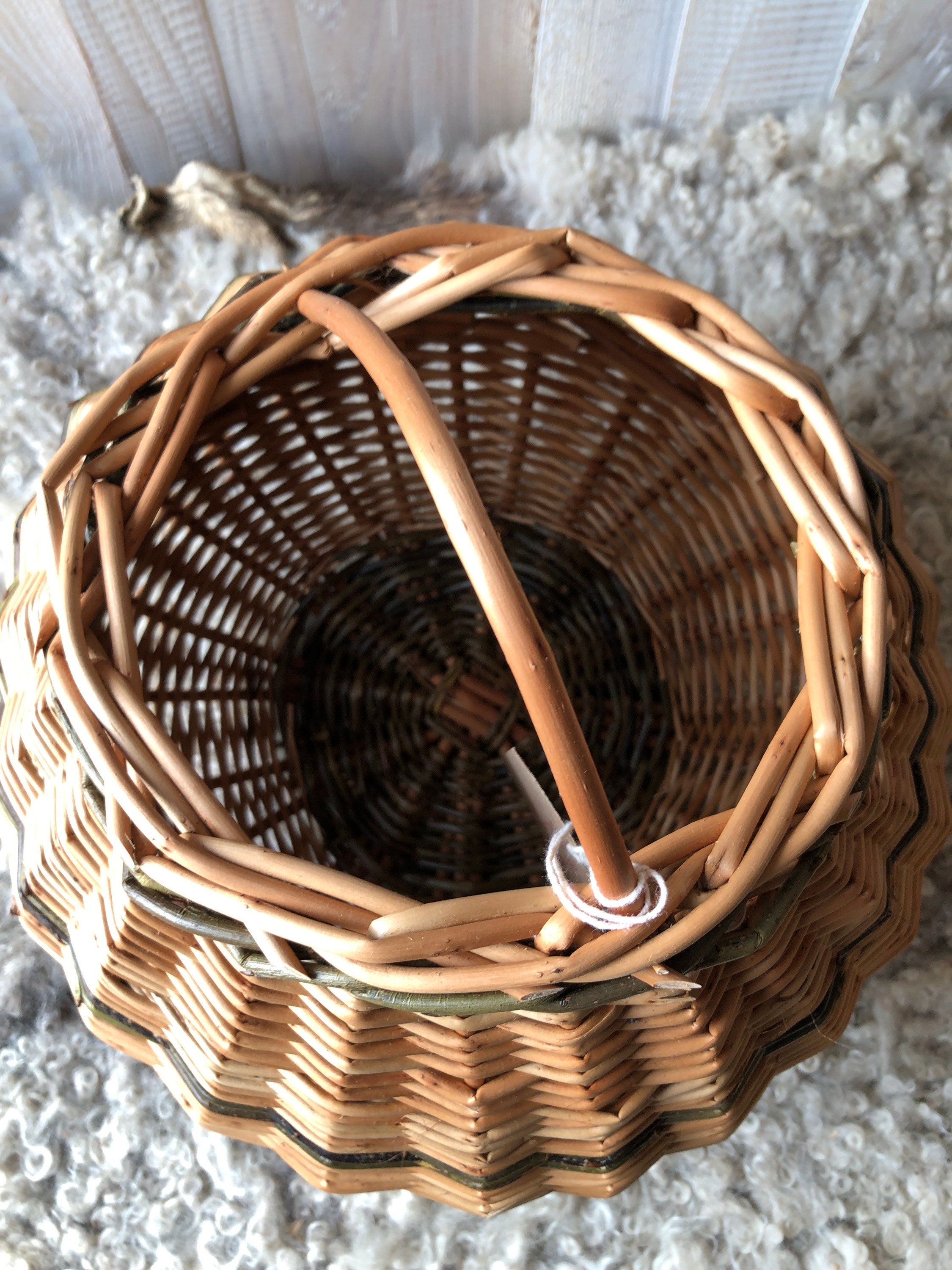 Pot bellied bulb basket — Naturally Useful