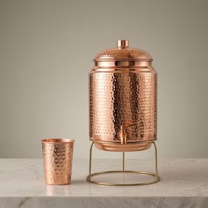 Dispensador de agua de cobre puro martillado a mano de 11 litros con grifo y soporte / Jarra de agua de cobre ayurvédica hecha a mano / Gran recipiente de almacenamiento de cobre