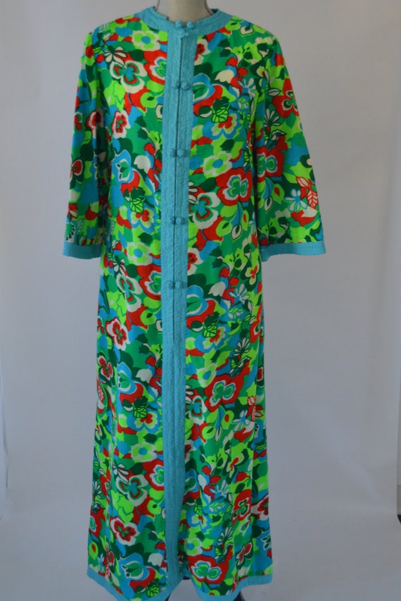 Vintage 1960s Housecoat Floral Kimono Style
