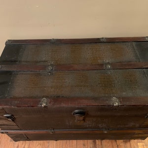 Flat Top Antique Trunk, Vintage Trunk, Vintage Chest, Steamer Trunk Storage Trunk, Large Old Trunk, Storage Chest