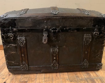 Antique Trunk, Small Trunk, Antique Steamer Trunk, Antique Steamer Chest, Storage Chest Storage Trunk, Old Trunk, Old Chest Humpback Chest