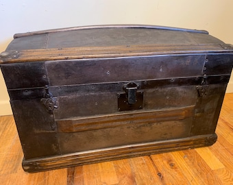 Steamer Trunk Antique Chest, Old Trunk Chest, Antique Trunk, Storage Chest, Antique Travel Trunk, Vintage Trunk, Vintage Travel Chest, Tin