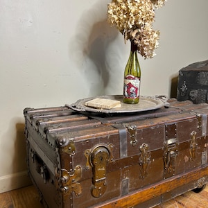 Trunk Coffee Table Antique Travel Trunk, Vintage Chest, Antique Trunks, Small Coffee Table with Storage, Housewarming Gift Anniversary