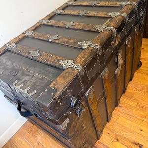 Antique Trunk, Vintage Chest Travel Chest Trunk, Storage Chest, Coffee Table Trunk, Housewarming Gift Anniversary Gift  Retirement Gift