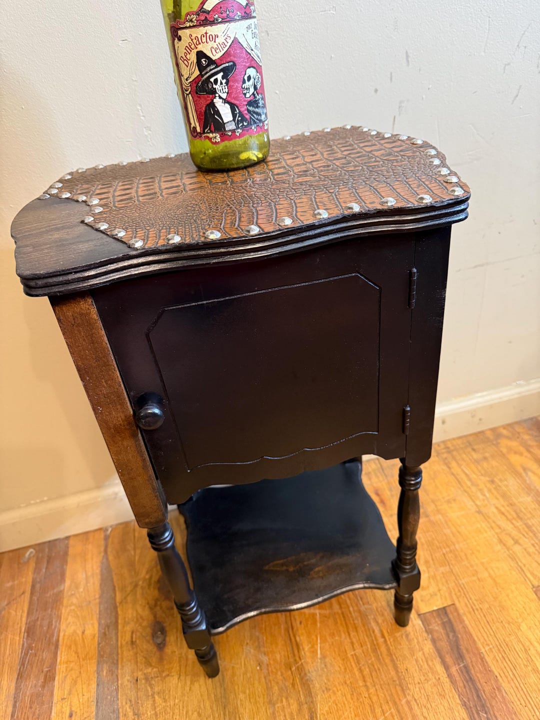 Small Cabinet Table Antique Nightstand, Small Entry Table Vintage Small ...