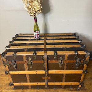 Steamer Trunk, Antique Trunk, Vintage Trunk, Antique Chest, Vintage Chest Coffee Table, Old Trunk Table LARGE Trunk