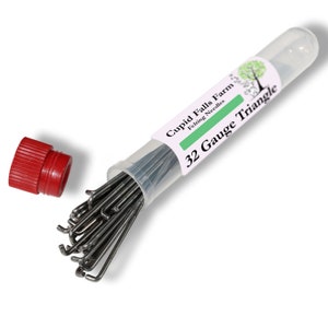 32 Gauge triangle felting needles. Course needle for quick felting. Available in packs of 1, 5, 10, 25 or 50 needles