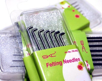 Needle Felting Starter Set, 7 fine gauge 77mm triangular barbed felting needles.