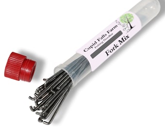 Fork Mix felting needles. Includes 38g, 40g, and 42g Fork needles. Choose from 3, 6, 12, 24 or 48 needle packs.
