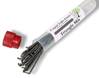 Triangular Mix felting needles. Includes 32g, 36g, 38g, 40g and 42g triangle needles. Choose from 5, 10, 15, 25 or 50 needle packs.