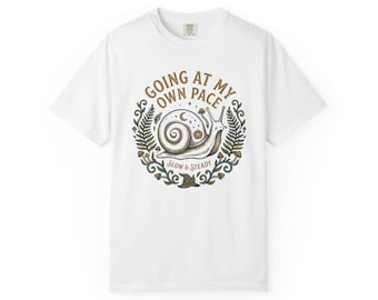 Camiseta con ilustración de caracol "A mi propio ritmo" / diseño lento y constante
