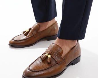 Mocasines de cuero marrón hechos a mano con borlas / Zapatos de vestir sin cordones para hombre