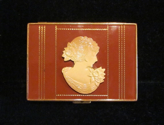 Vintage 1930s Compact Shields Cameo Compact Enamel