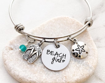 Beach Girl Bangle Bracelet - Beach Gift Ideas - Engraved Jewelry - Personalized Flip Flop Bangle - Summer Jewelry - Beach Jewelry - 1004