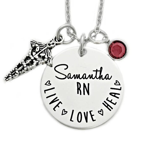 Collar de enfermera RN personalizado - Regalo de enfermera - Graduación de enfermería - Joyas grabadas - Collar de RN - Live Love Heal - Enfermera - LPN - 1158