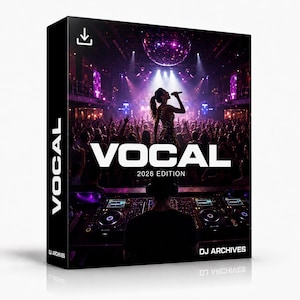 Puede incluir: Una caja de producto rectangular con un gráfico digital de un DJ en una consola de mezclas frente a un club nocturno lleno de gente con un cantante en el escenario. El texto VOCAL 2026 EDITION está impreso en blanco, con la marca DJ ARCHIVES.
