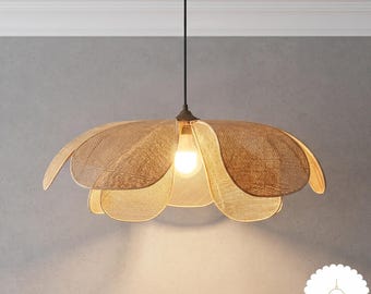 Lámpara colgante de pétalos de ratán tejido a mano, lámpara de techo boho Japandi natural, luminaria colgante moderna tejida