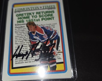 Wayne Gretzky autographed card