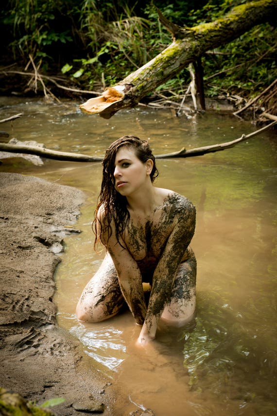 Playing In The Mud NSFW Et