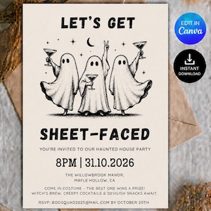 Könnte beinhalten: Eine cremefarbene Einladungskarte mit einer schwarzen Tuschezeichnung von drei Geistern, die Martinigläser halten. Der Text lautet: LET'S GET SHEET-FACED, YOU'RE INVITED TO OUR HAUNTED HOUSE PARTY, 8PM | 31.10.2026, THE WILLOWBROOK MANOR, MAPLE HOLLOW, CA.