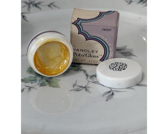 Artículo de colección vintage de los años 70: brillo labial perfumado Yardley Pot O' Gloss con tinte y aroma Frost.