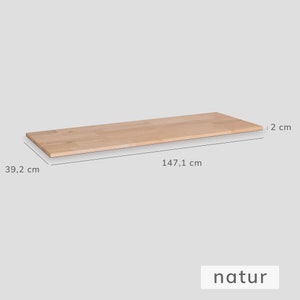 Einzelansicht einer massiven Holzplatte aus naturbelassenem  Buchenholz mit den Maßangaben 147,1 cm x 2 cm x 39,2 cm.