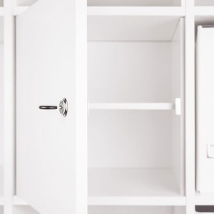 Porta Kallax con serratura per scaffale IKEA Kallax ed Expedit / Con o senza ripiano / Bianco / Con chiave uguale