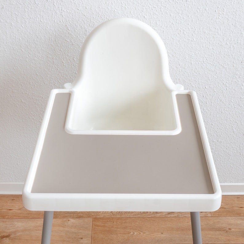Beige Silikonmatte für IKEA Antilop Hochstuhl.