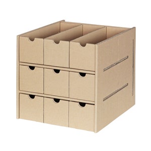 Schubladeneinsatz aus Pappe mit 9 gleich großen Schubladen für ein Fach für ein Ikea Kallax Regal.