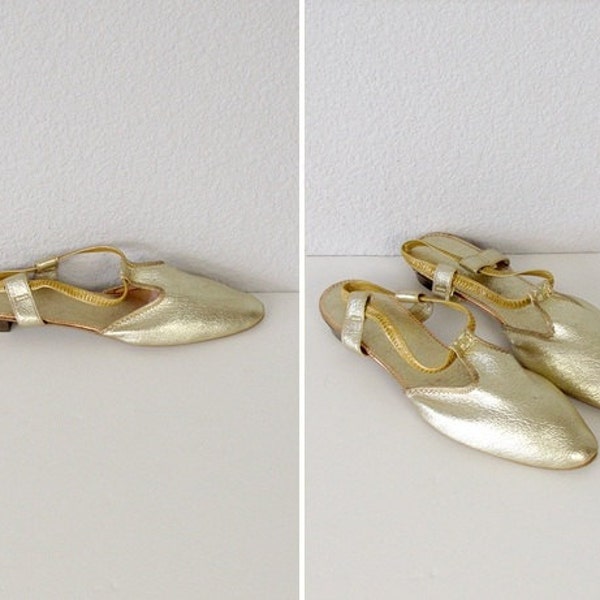 Vintage 1960s Shoes /  Vintage Slipper Shoes /  1960s Flats /  Gold Ankle Strap Shoes