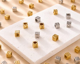 Cuentas cúbicas con letras chapadas en oro de 18 quilates, cuentas espaciadoras del alfabeto, suministros para joyería DIY.