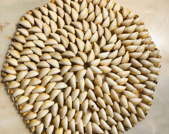 Grand plat coquillage émail beige Chehoma