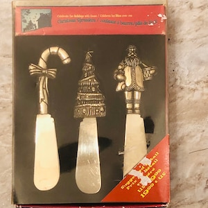 Set of 3 silver plate pate spreaders, cheese knives, dip spreaders from the 80’s brand new in original package