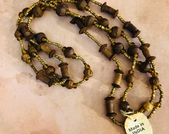 Antique wood beaded necklace Made in India, from the 60’s. Very good vintage condition