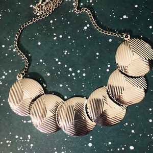 VINTAGE  hammered metal choker from the 90’s, excellent condition. Free shipping