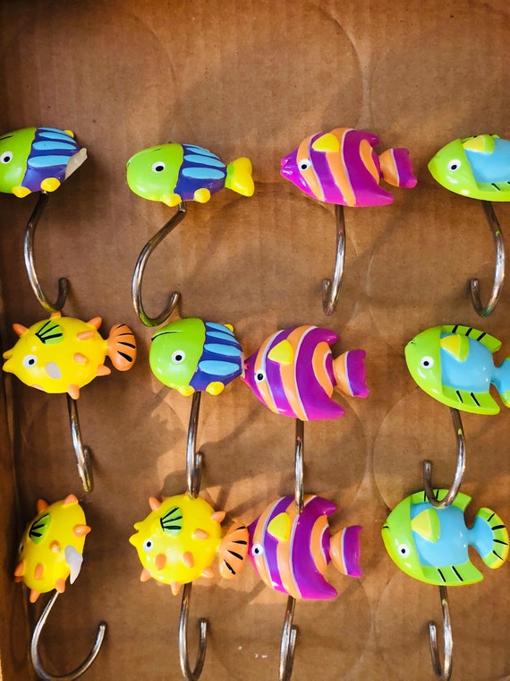FISH SHOWER Curtain HOOKS Vivid Resin Colours. Set of 12.but 4 Have Chips.  Clearance Item, Free Shipping -  Finland