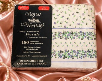 Juego de sábanas Royal Heritage Queen, estampado retro de pequeñas flores, fundas de almohada azul marino, mezcla 50/50