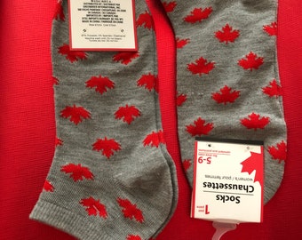 MAPLE  LEAF  SOCKETTES  or ankle socks for women  soft grey with red maple leaf design. Fits shoe size 5-9