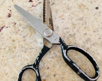 Antique Scissors. JAPANESE Pinking SHEARS. With black handles, for zig zag cutting. Ships from CANADA