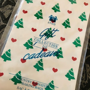 Avon Baking Bags from 60’s or 70’s Christmas design. 10 bags with heart stickers. Brand new in never opened package,