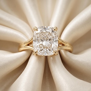 Cushion Cut Engagement Ring, Split Shank Solitaire Ring in 10K/14k Gold, Elongated Cushion Bridal Ring, Statement Anniversary Gift For Her
