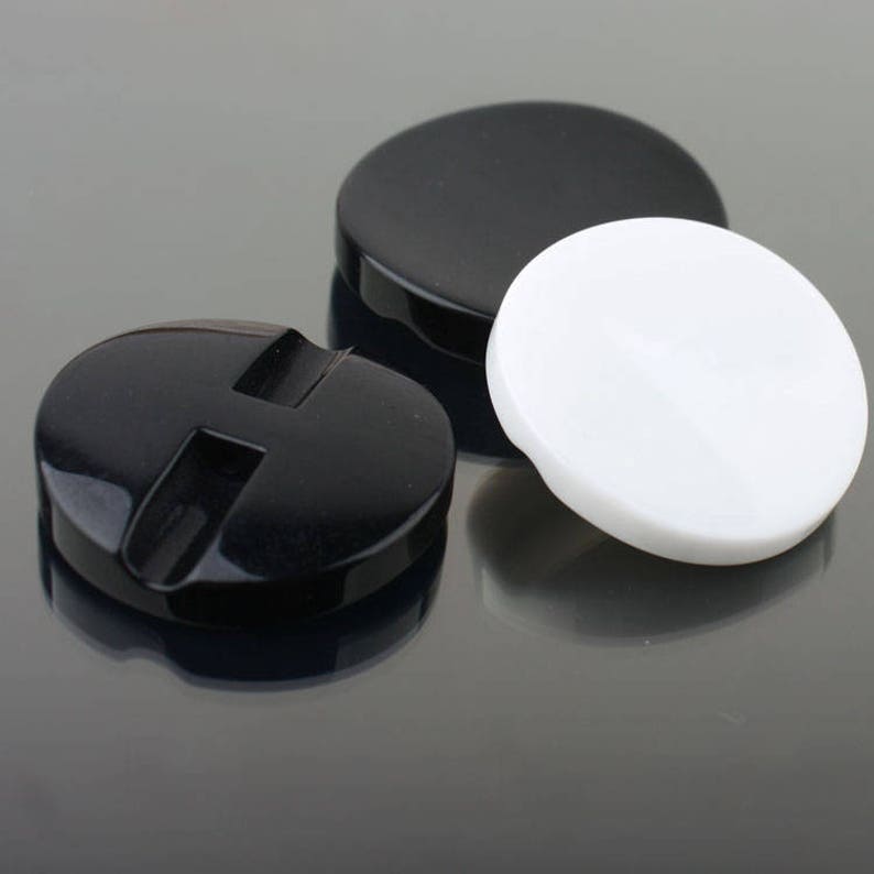 10 Pcs 0.83~1.50 Inches BlackWhite Curved Resin Buttons for Coats Sweaters