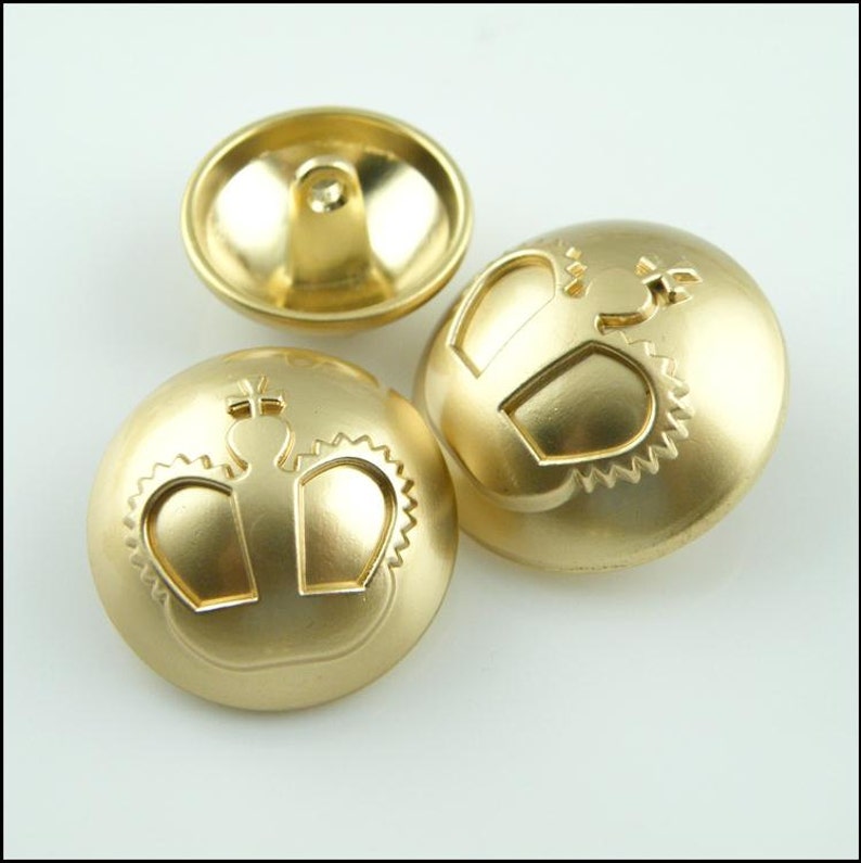 6 Pcs 0.71~0.98 Inches Fashion Matte Gold Big Crown Metal Shank Buttons for Coats Sweaters