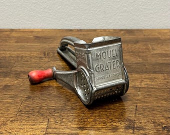Rallador de queso giratorio manual Vintage Mouli, accesorio para rallar fino, mango de madera roja, fabricado en Francia.