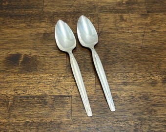 Vintage Silberplatte Grapefruit Löffel, 2er Set, gezackte Zitrus Löffel, Mid Century Besteck, Frühstücksgeschirr