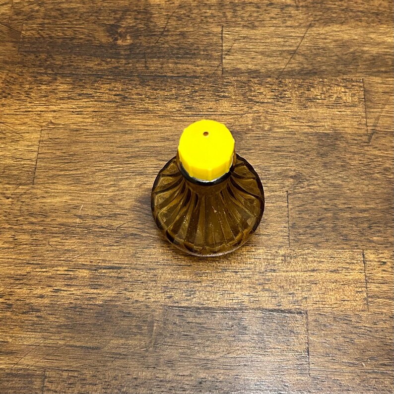 Mini Plastic Rib Vintage Amber Glass Spice Shaker, Ribbed Brown Glass With Yellow Lid ...