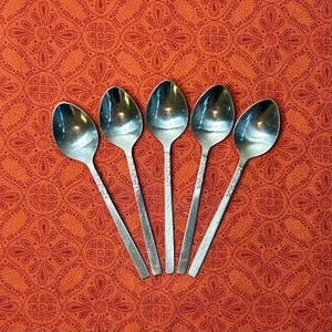 Viners of Sheffield England Vintage Coffee or Tea Spoons, Mid-Century Demitasse Spoons, Stainless Steel with Floral Design, Set of 5