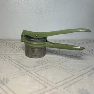 Avocado Green Handle Vintage Potato Ricer Masher, Mid-Century Kitchen Tool, For Mashed Potatoes