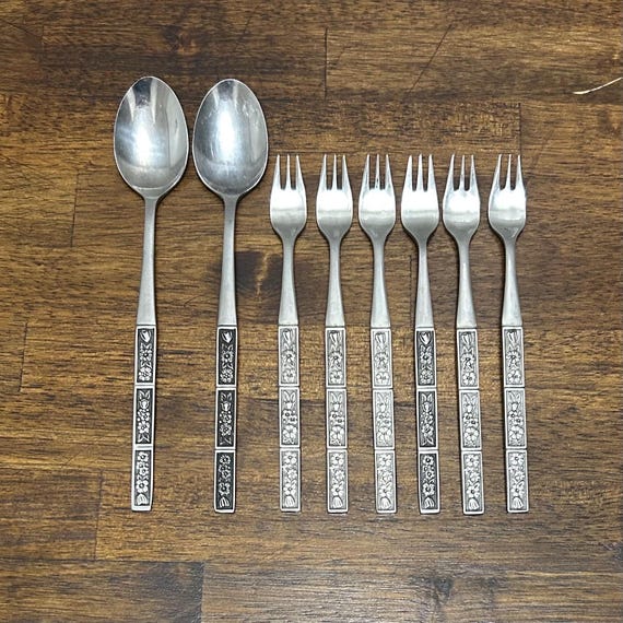 Vintage Oneida Spring Fever Cocktail Fork Set of 6, Stainless