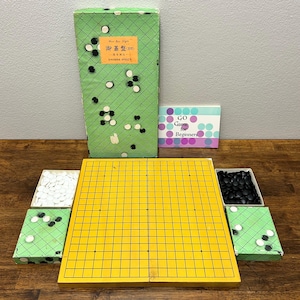 【囲碁/木製】約20キロ　昭和レトロ　脚、へそ付盤　囲碁版　ボードゲーム※蓋付 Japanese igo set - Etsy 日本